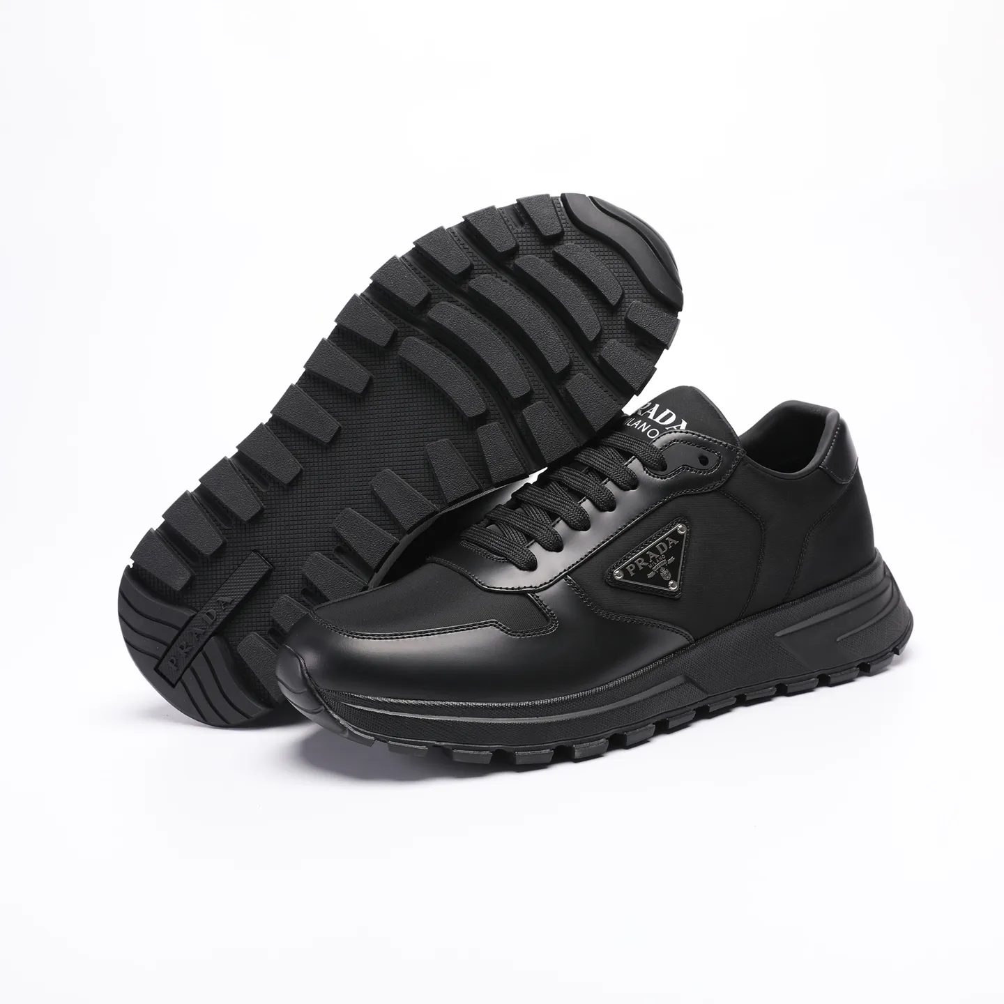 Batch 580 [PRADA] Men's shoes are popular in the counter, official website synchronization, high-quality shipments. Fabric: original cowhide with snakeskin. Lining: cowhide feet + cowhide lining. Outsole: original TPU + foam. Size: 38-46